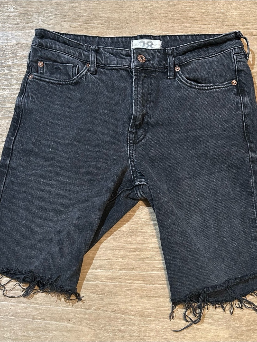 We The Free by Free People Black Raw Hem Denim Bermuda Jort/ Shorts – Size 28